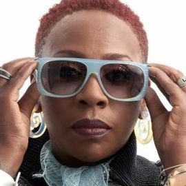 Gina Yashere - Professional null Speaker