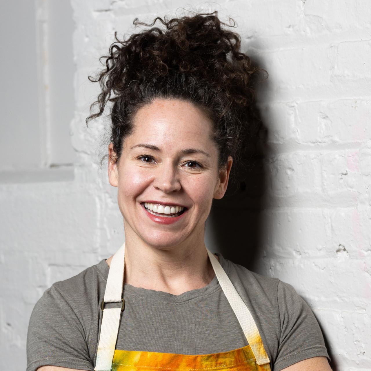 Stephanie Izard - Professional Speakers Booking
