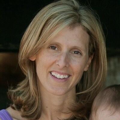 Cammi Granato - Professional Speakers Booking