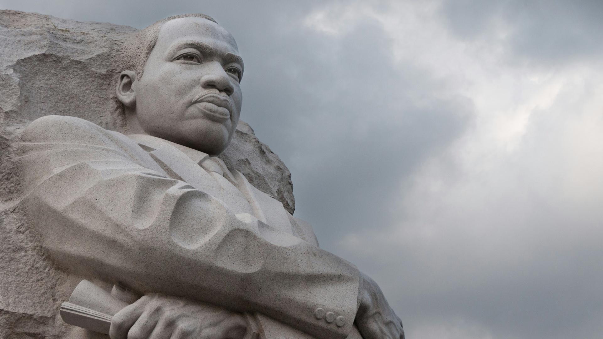 Booking a Keynote Speaker for Your Corporate MLK Day Event