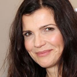 Ali Hewson - Professional null Speaker