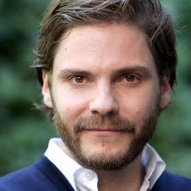 Daniel Bruhl - Professional null Speaker