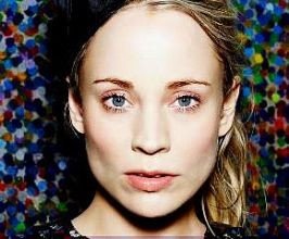 Annie - Professional Speakers Booking