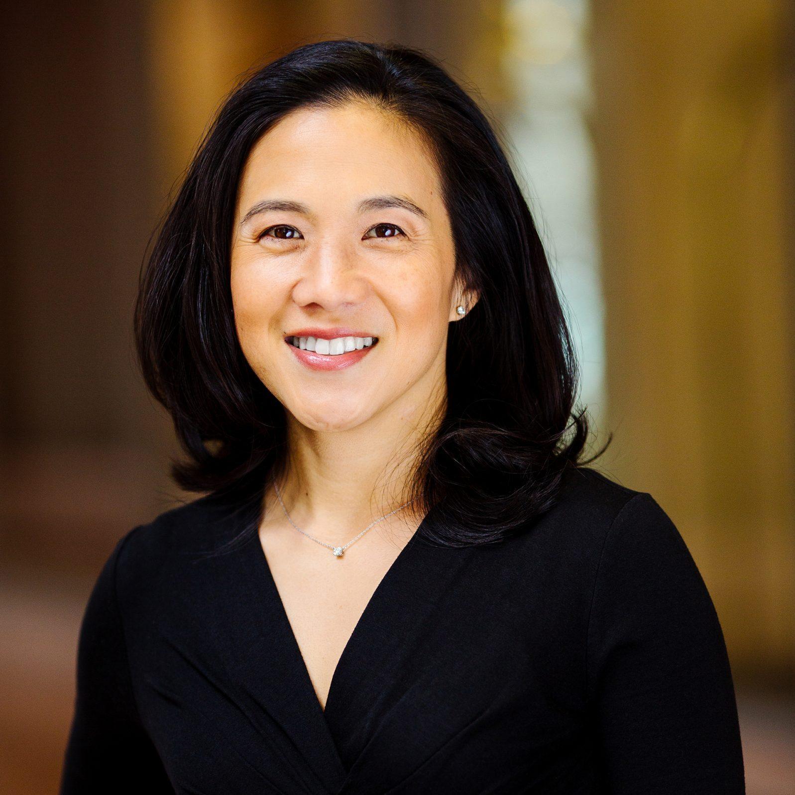 Angela Duckworth - Professional Speakers Booking