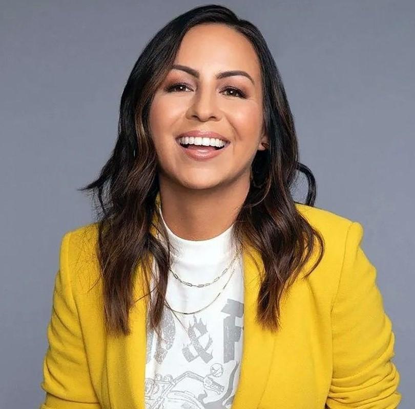 Anjelah Johnson-Reyes - Professional null Speaker