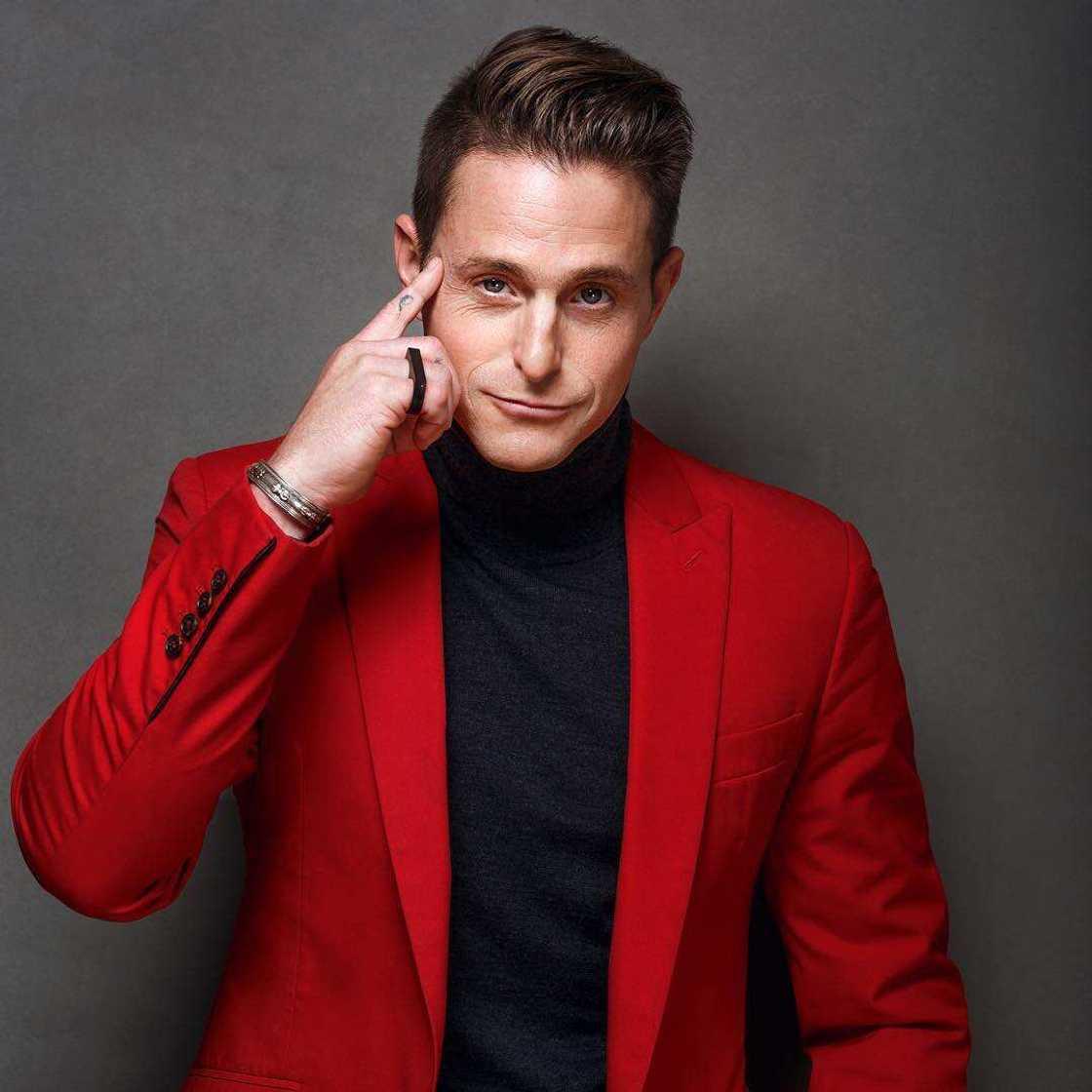 Cameron Douglas - Professional Speakers Booking