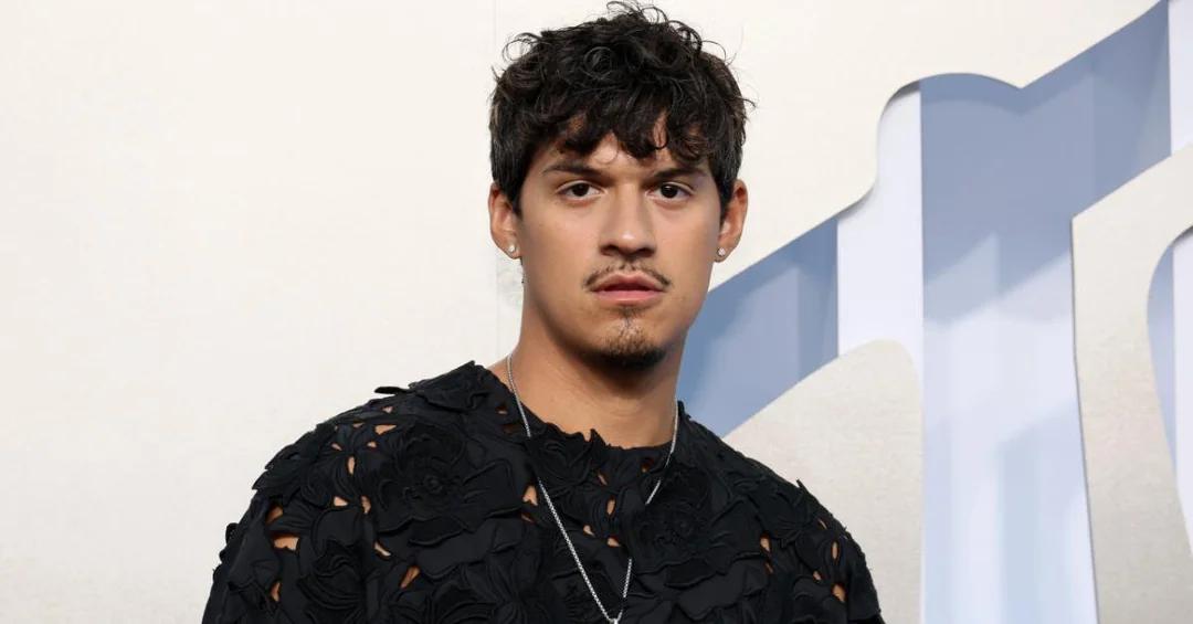 Omar Apollo - Professional Speakers Booking