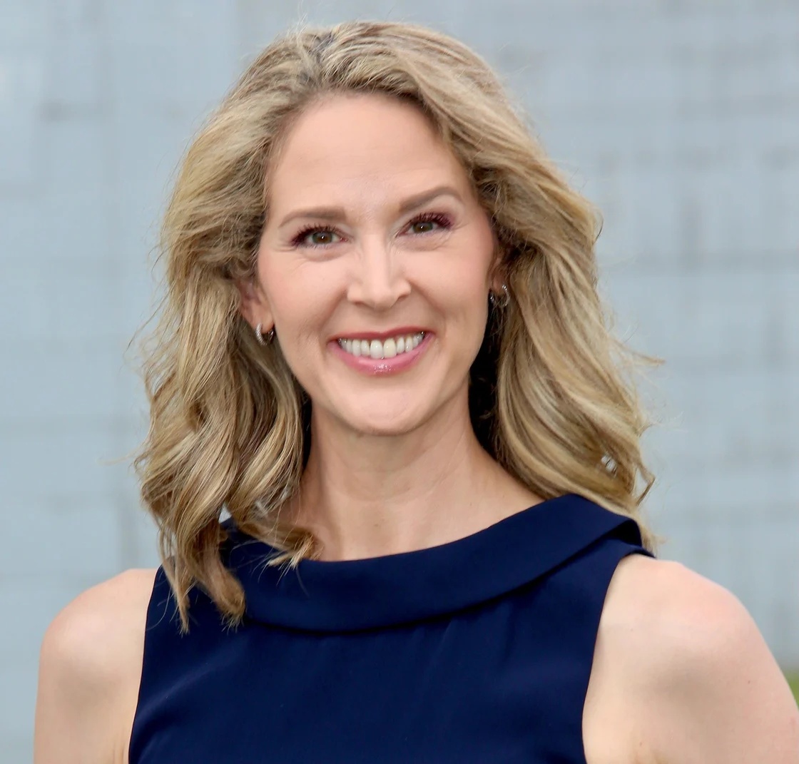 Amy McWhirter - Professional Speakers Booking