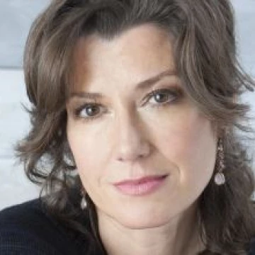 Amy Grant, Speaking Fee, Booking Agent, & Contact Info